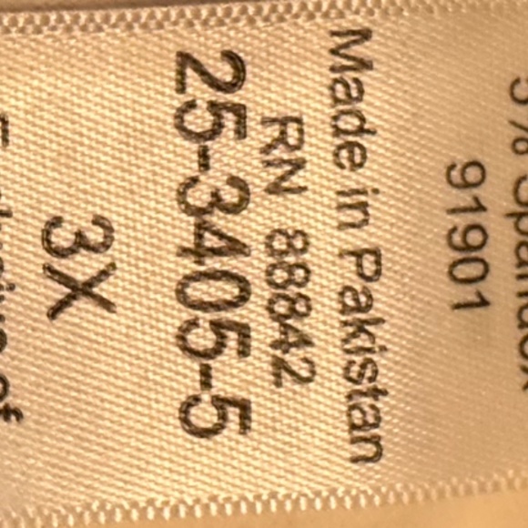 Ivory Capri Leggings w/ Lace Hem - Picture 7 of 11